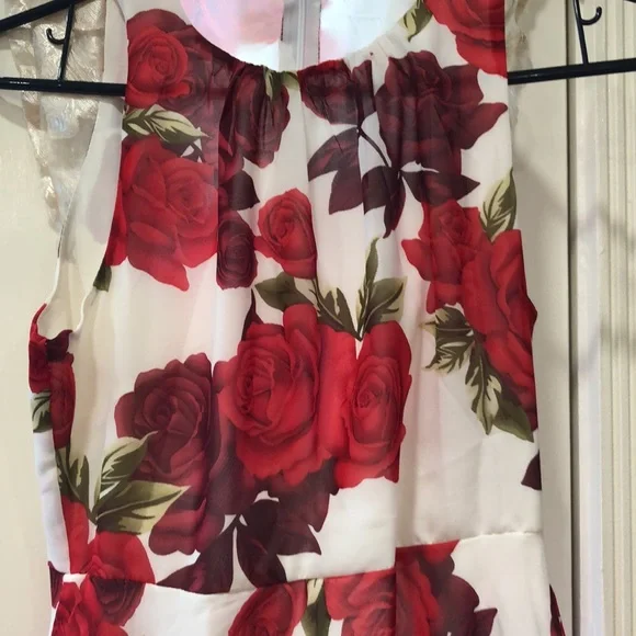 Stunning 3tier Dress floral ,white & Red. - Picture 2 of 2